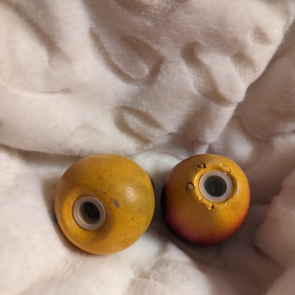 Vintage 1950s fruit basket salt and pepper